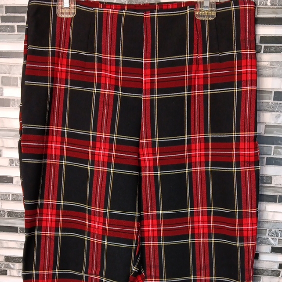 Time and Tru Womens 14M Red and Black Plaid Stretch Leggings Rock Wear - Picture 3 of 9